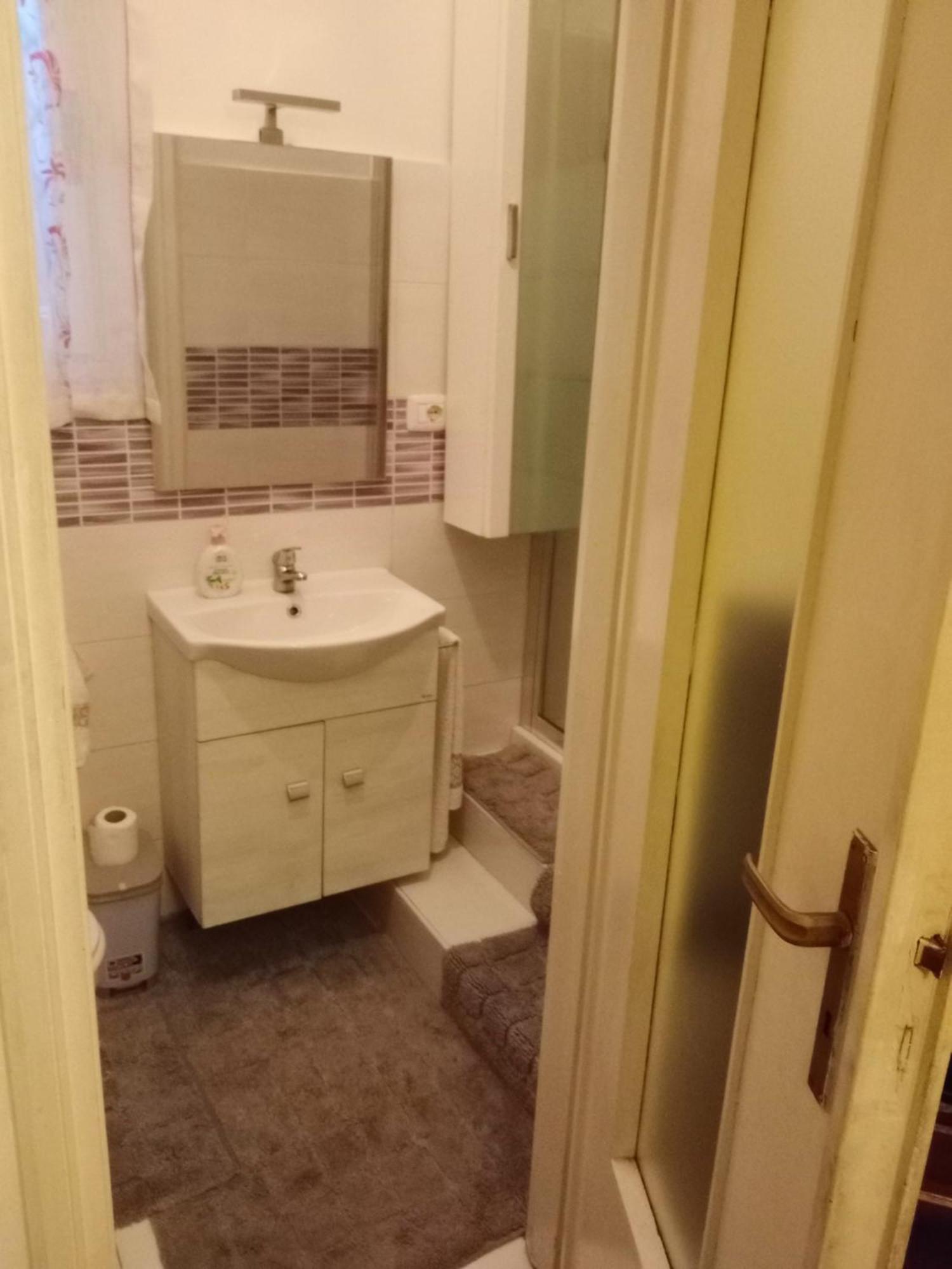 Casa - House Xavier Una Casa Famigliare , Dame Entra Solo Chi A Un Bel Cuore , Non'E Il L'Intero Alloggio Solo Stanze E Bagno Apartman Torino Kültér fotó