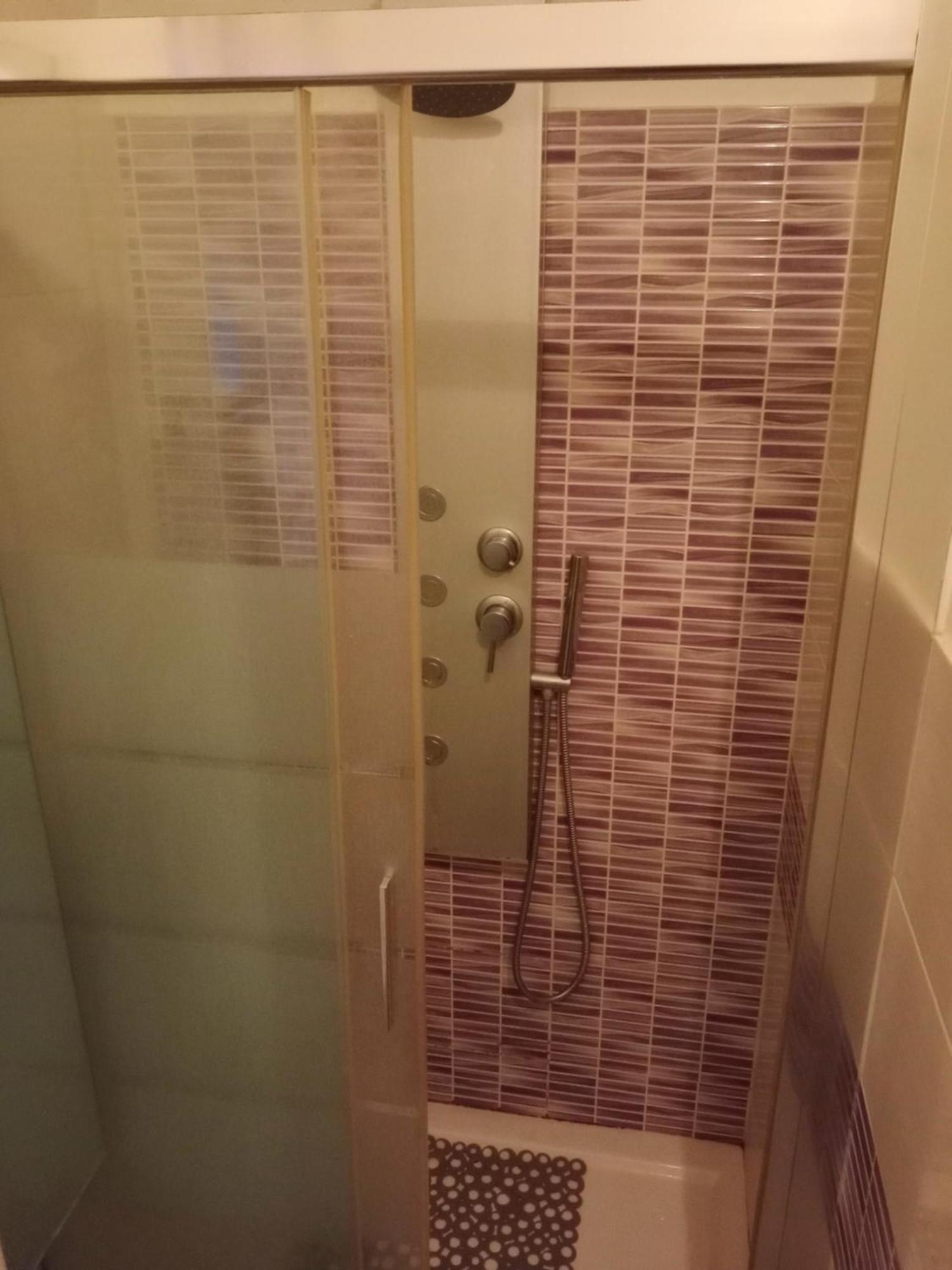 Casa - House Xavier Una Casa Famigliare , Dame Entra Solo Chi A Un Bel Cuore , Non'E Il L'Intero Alloggio Solo Stanze E Bagno Apartman Torino Kültér fotó